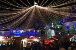 La PITEŞTI, ca la SIBIU! Plasă cu iluminare LED, în PIAŢA PRIMĂRIEI