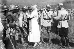 Muzeul oraşului Oradea. Expoziţie de fotografii privind familia regală a României pe frontul Marelui Război