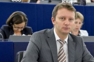 Siegfried Mureşan „este omul Serviciilor”: „Nu l-am adus noi în PMP l-au adus Serviciile şi ni l-au băgat pe gât”. Video în articol