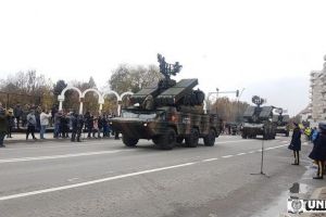 LIVE VIDEO/ FOTO: A doua zi de repetiţii pentru PARADA militară de 1 Decembrie, de la Alba Iulia