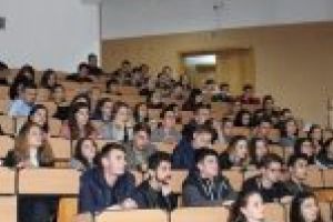 ASOCIATIA  TINERILOR CU INITIATIVA DIN ZONA OLTENIEI – Stop excluziunii sociale a tinerilor defavorizaţi! – Proiect finanţat din fondurile bugetului judeţului Dolj, alocate pentru activităţi non-profit