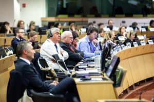 Un nou raport european în vederea stopării fenomenului de „exod al creierelor”