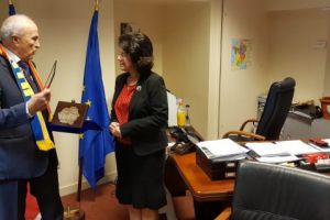 Delegatie prahoveana la Targul Pollutec din Lyon: Consulul Anca Opris i-a invitat pe ploiesteni la dezbaterea 