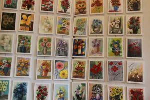 Expoziţia „100 de flori, 100 de ani”, vernisată în Palatul Administrativ