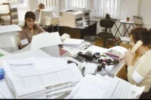 Încă o facilitate pentru bugetari – Din decembrie, primesc 300 de lei lunar