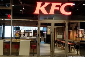 Fără KFC la Alba Iulia, de 1 Decembrie. Restaurantul se deschide doar în 4 decembrie