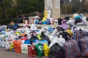 FOTO Zeci de saci cu donaţii ajung în judeţul Sibiu – Darurile vin tocmai de la Galaţi