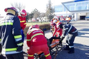 FOTO. Alertă la Aeroportul Satu Mare! Accident aviatic de proporţii (exerciţiu)