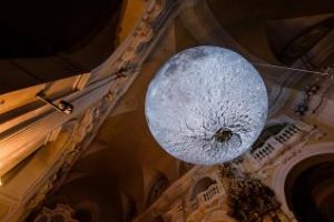 Luna uriaşă din Biserica Piariştilor nu mai poate fi vizitată