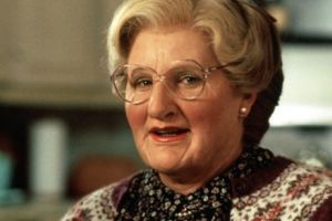 Robin Williams s-a plimbat pe străzi deghizat în Mrs. Doubtfire şi nimeni nu şi-a dat seama!