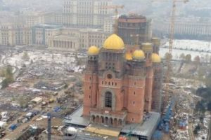 Despre denigratorii Catedralei Neamului. Istoriile lui Alex Ștefănescu