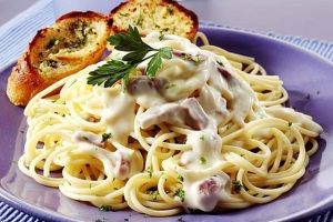 Sos de frişcă cu roşii pentru paste – o notă finală pentru cele mai delicioase paste!