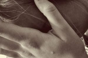 Minoră drogată şi violată de un bărbat din Iaşi, după ce a acceptat să meargă cu el la discotecă