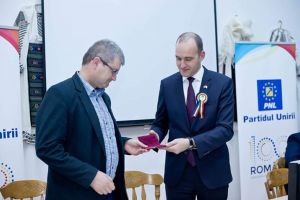 FOTO: Donaţie a PNL Gorj către Muzeul Judeţean!