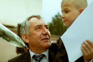 Ion Iovcev, directorul Liceului Teoretic Lucian Blaga din Tiraspol : “Nimeni nu a reuşit să scoată Tricolorul din inima noastră. De mai mult de un sfert de veac facem acest lucru şi vom continua a ne apăra Demnitatea, Neamul şi Istoria poporului roman!”