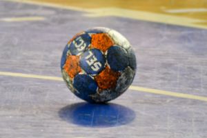 Handbal: CS Minaur Baia Mare II joaca, astazi, ultimul meci din acest an in compania liderului Diviziei A