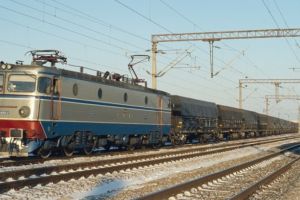 Trenuri întârziate între Sibiu şi Braşov din cauza unor fisuri la şine