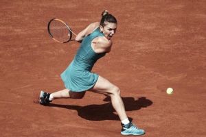 Simona Halep conduce detasat in sondajul pentru cea mai frumoasa tinuta din circuitul WTA