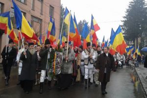 Românii din Odorheiu Secuiesc nu rămân singuri de Ziua Naţională. Vin fraţii de sânge şi credinţă din mai multe zone ale ţării cu Steagul Tricolor