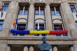 Faţada Colegiului Naţional „Alexandru Papiu Ilarian”, reabilitată