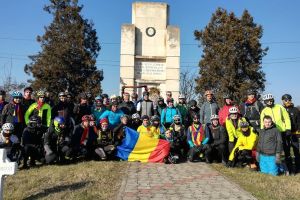 De la Cluj-Napoca, la Alba Iulia: Un grup de biciclişti a parcurs 100 de kilometri pentru 100 de ani de la Marea Unire