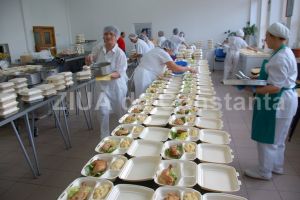 Meniu cu bucate traditionale, oferit de Arimex Comexim 2000 SRL, de 1 Decembrie, pacientilor constanteni 