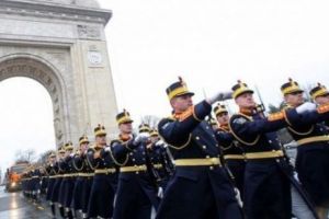 Paradă Militară de ZIUA NAŢIONALĂ. Programul COMPLET al DEFILĂRII pe sub ARCUL de TRIUMF