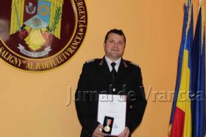 FOTO: Plutonierul adjutant şef Ionel Gîrboiu de la ISU Vrancea desemnat pompierul Centenarului