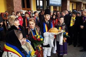 FOTO, LIVE VIDEO: Alteţea Sa Margareta şi Familia Regală, la Alba Iulia. Călătoria cu trenul regal onorează memoria celor care au realizat Marea Unire