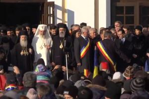 FOTO / VIDEO: Centenar sărbătorit la Alba Iulia: Primire cu onoruri a soliilor din Cetăţile de Scaun, la Sala Unirii