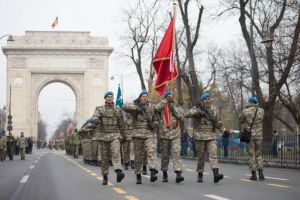 LIVE/ La mulţi ani, România! Parada Militară de 1 Decembrie a început. A fost deschisă de aviaţia militară, cu elicopterele IAR 330