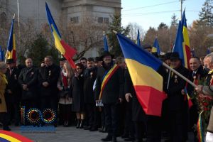 FOTO. Depuneri de coroane şi jerbe de flori, la Satu Mare