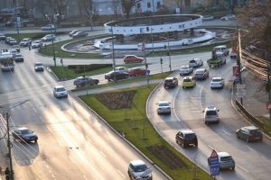 Restricţii rutiere de 1 Decembrie: pe unde nu se poate circula şi unde este interzisă parcarea