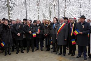 Statuia ecvestră a lui Ştefan cel Mare, reinaugurată de Ziua Bucovinei, cu cântece ...