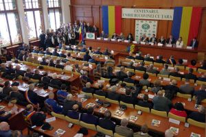 Moţiunea Unirii Bucovinei cu ţara, citită cu lacrimi în ochi de Gheorghe Flutur la ...