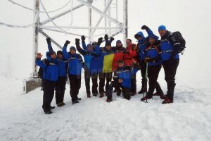 Jandarmii au arborat drapelul pe vârful Rarău, pentru a marca Unirea Bucovinei cu România