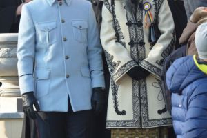 Prinţul Nicolae şi soţia sa, Alina au purtat ţinute speciale la manifestarile dedicate Centenarului Marii Uniri  de la Alba Iulia