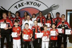 Sportivii clubului orădean Tae-Kyon şi-au adjudecat 15 medalii la întrecerile Cupei României