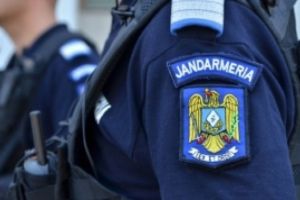 Moment INEDIT la parada de 1 Decembrie: Un jandarm şi-a cerut iubita în căsătorie