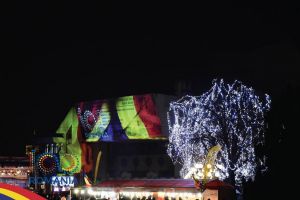 FOTO. Clădiri emblematice, îmbrăcate în tricolor şi emblema Centenarului!
