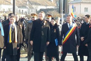 VIDEO – Parada de la Alba Iulia – Iohannis aclamat de mulţime