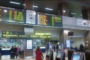 PANICĂ pe Otopeni! 142 de pasageri au fost DEBARCAȚI în regim de URGENȚĂ