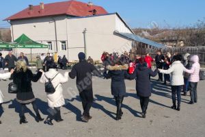 De ziua naţională, răzvădenii s-au prins în hora unirii