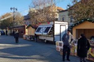 Baia Mare: Astazi se inaugureaza Targul de Craciun. Se deschide patinoarul si canta Andra si Voltaj. Se aprind luminile pe bradul din Piata Libertatii