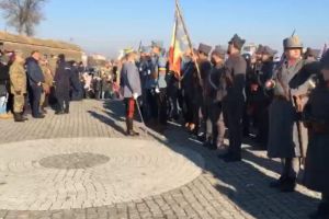 LIVE VIDEO: „Intrarea Armatei Române în Alba Iulia” – Moment spectaculos de reconstituire a unui crâmpei din istoria Marii Uniri din 1918