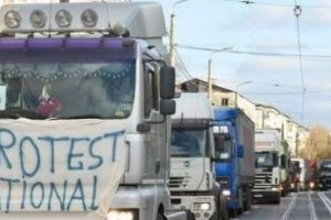 Transportatorii ameninţă cu proteste ca în Franţa!