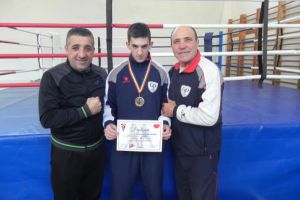FOTO: Boxerul cugirean, Radu Laurenţiu Adrian – locul III la Campionatul Naţional de Box destinat seniorilor