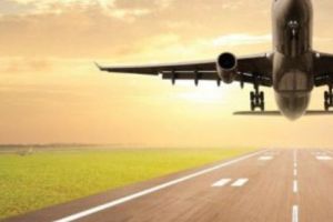 CLIPE DE COȘMAR în aer! Motorul unui avion S-A DEZINTEGRAT în zbor. 