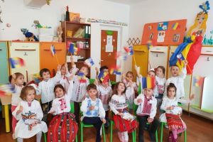 Preşcolarii de la Grădiniţa cu Program Prelungit nr.1 din Târgu-Jiu au sărbătorit România şi Centenarul!