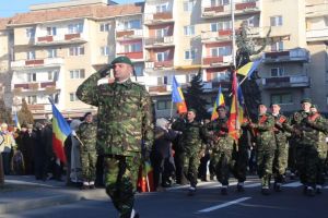 Ziua Naţională, celebrată prin manifestări ample, în judeţul Covasna  „Pentru mine România nu este o ţară, România e sunetul doinelor şi al bocetelor acelor mame care şi-au  pierdut copiii în războaie pentru apărare a ţării! ”- maestrul Nicolae Voiculeţ
